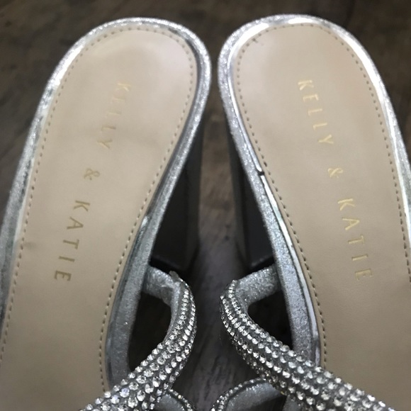 Kelly & Katie. Silver. Like New! Size 8.5 - Picture 7 of 8
